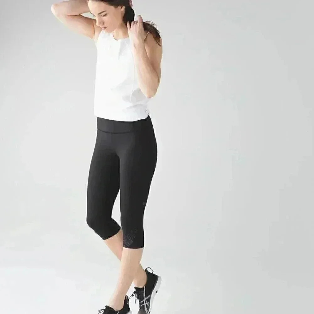 Lululemon Tight Stuff Crop with camo  mesh detail black leggings 6